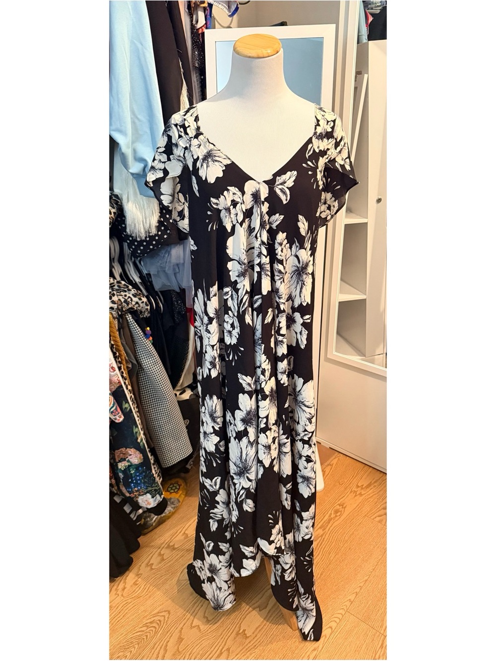 NWOT Ark & co. Black & White Floral Maxi Dress Size M